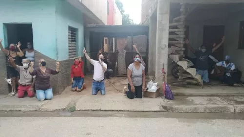 Christians in Cuba praying in streets